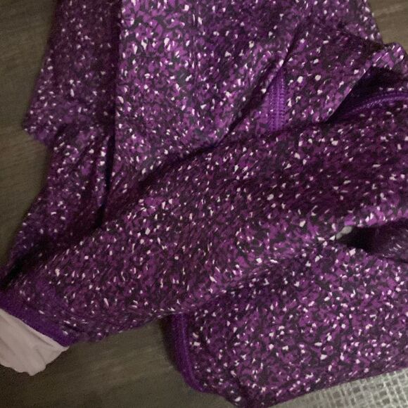 Lululemon galaxy workout capris size 8 - Picture 7 of 8